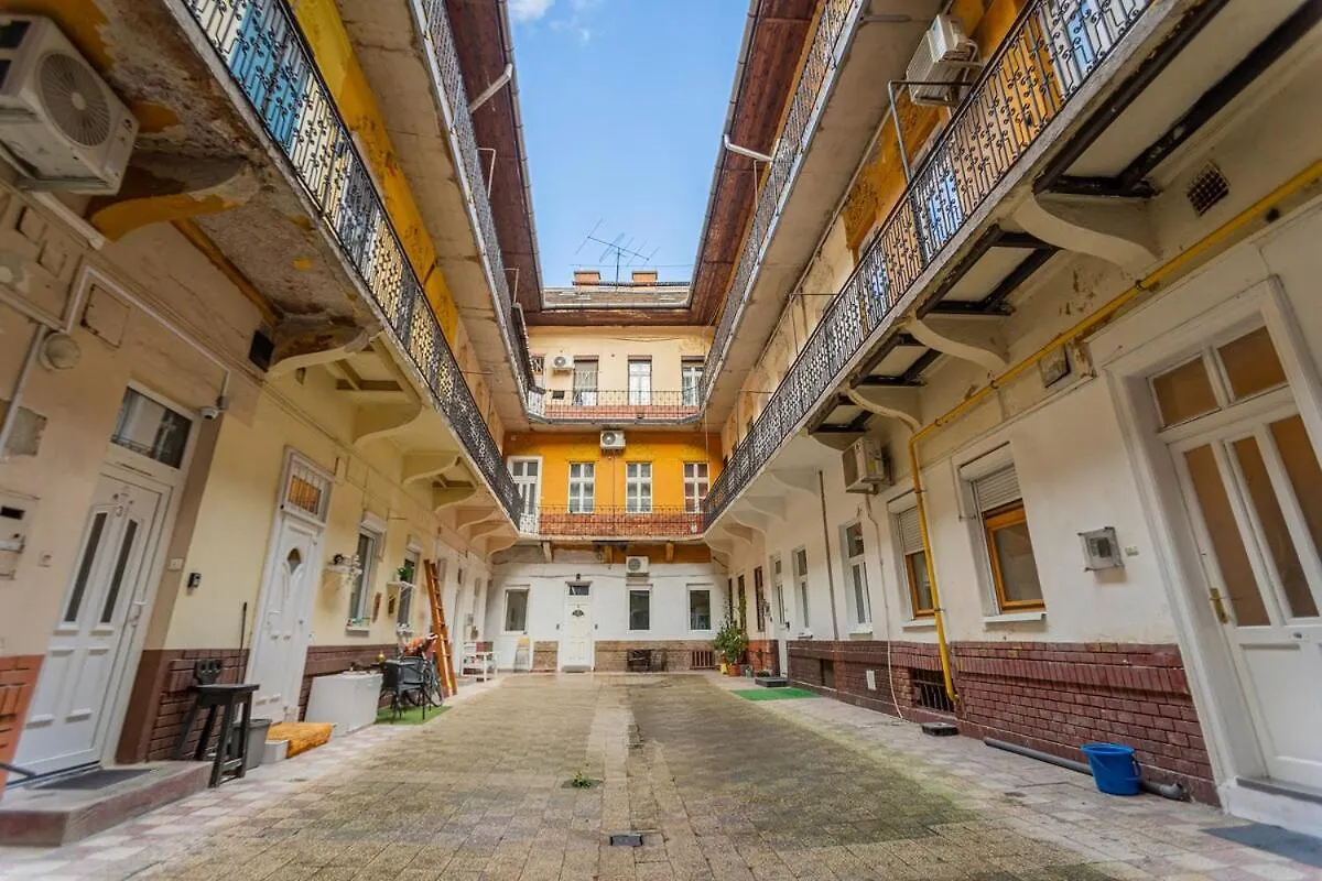 Cool Apartment In The Downtown, Eduardo Budapest
