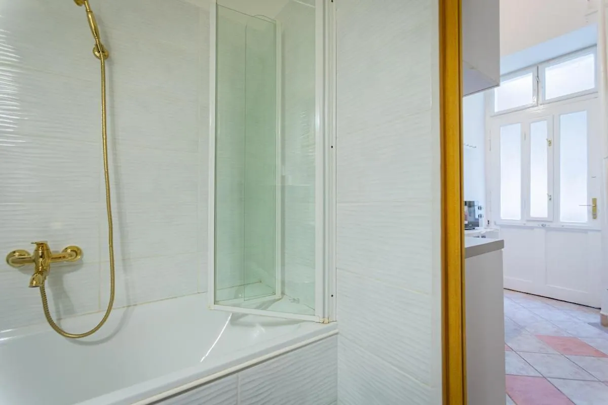 Cool Apartment In The Downtown, Eduardo Budapest