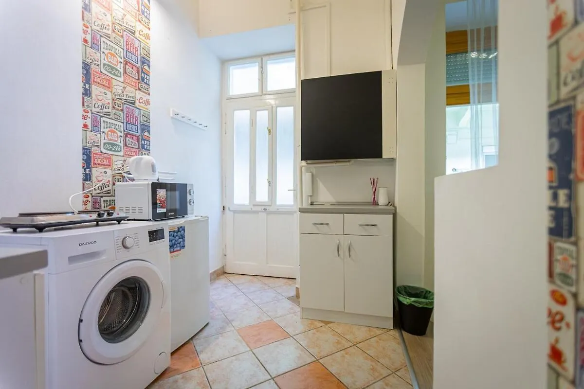 Cool Apartment In The Downtown, Eduardo Budapest