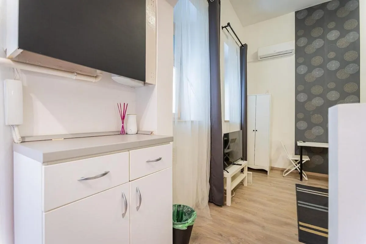 Cool Apartment In The Downtown, Eduardo Budapest
